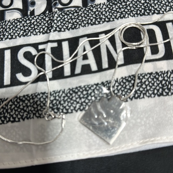 New Dior Authentic J’adore Amour Charm - Picture 2 of 7